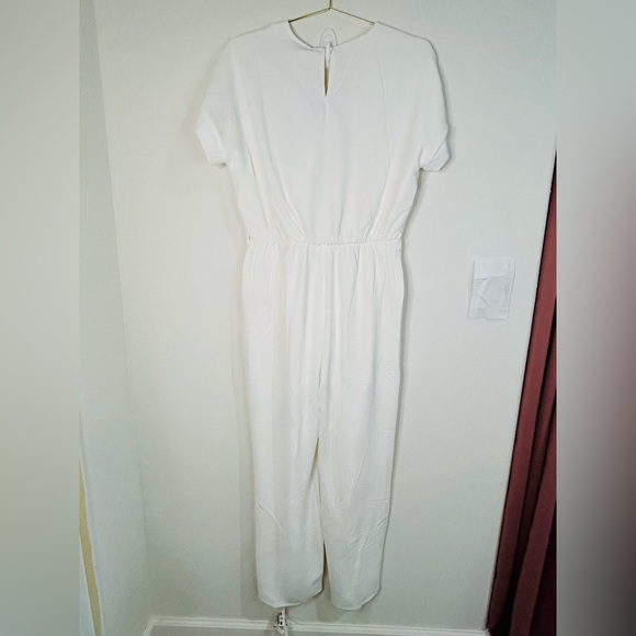 Pretty Garden White Jumpsuit Medium Wrap V-Neck Wide Leg One Piece Outfit - Picture 8 of 10